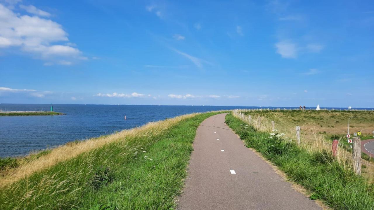 Rustiek Andijk Panzió Kültér fotó